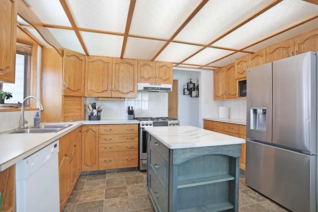 59 Greenbrook Drive E Brooks AB T1R 0J6