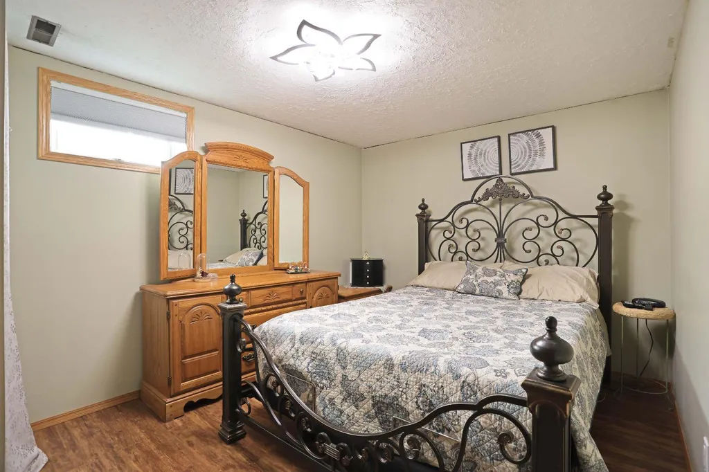 59 Greenbrook Drive E Brooks AB T1R 0J6