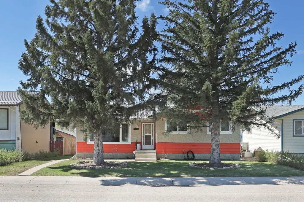59 Greenbrook Drive E Brooks AB T1R 0J6