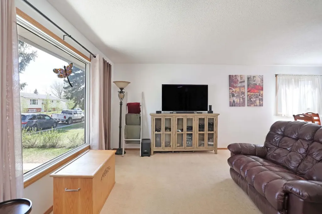 59 Greenbrook Drive E Brooks AB T1R 0J6