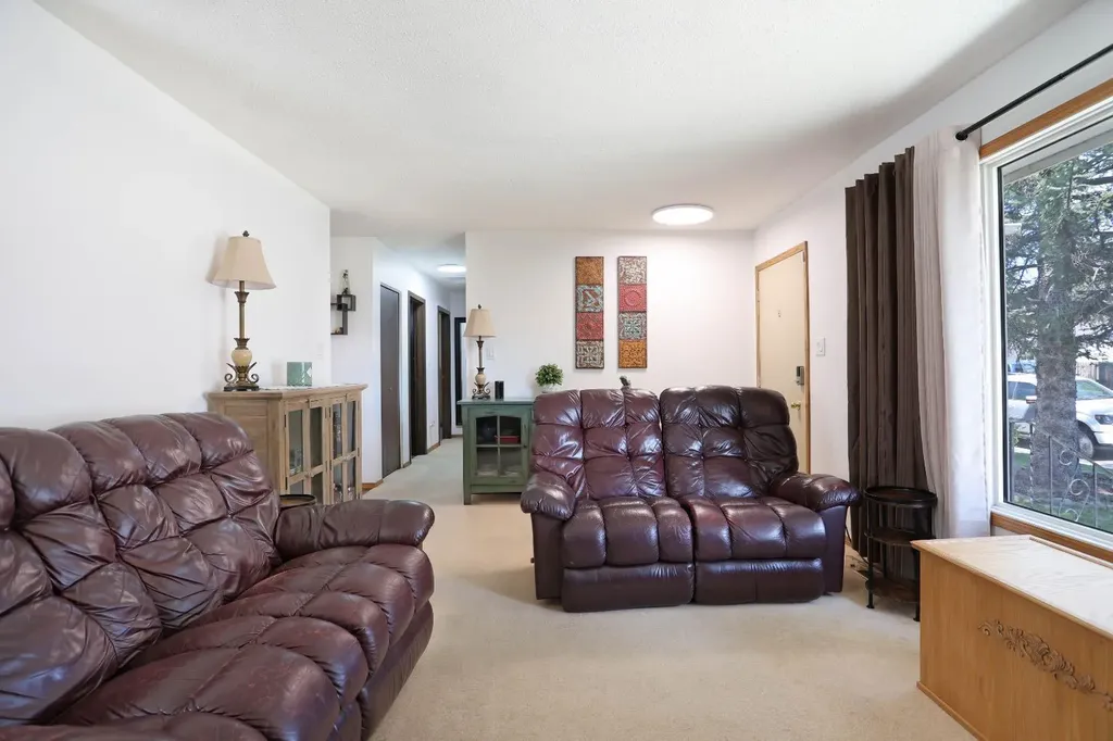 59 Greenbrook Drive E Brooks AB T1R 0J6