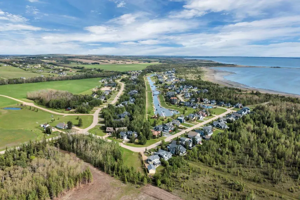 420 Summer Crescent Rural Ponoka County AB T0C 2J0