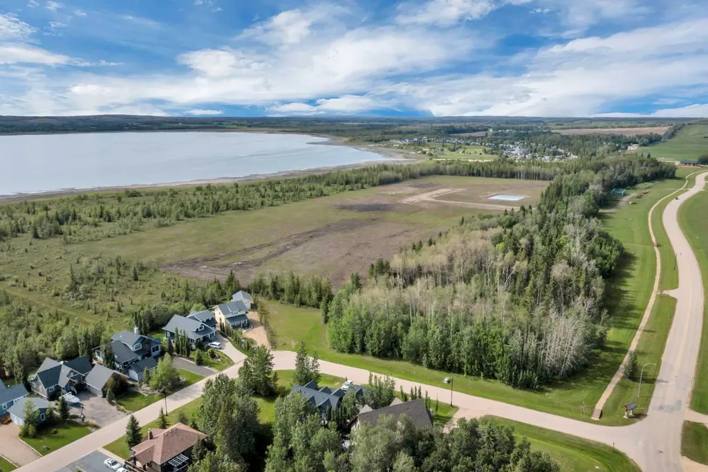 420 Summer Crescent Rural Ponoka County AB T0C 2J0