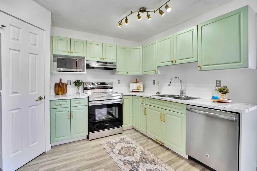 19 Taravista Gardens NE Calgary AB T3J 4K8