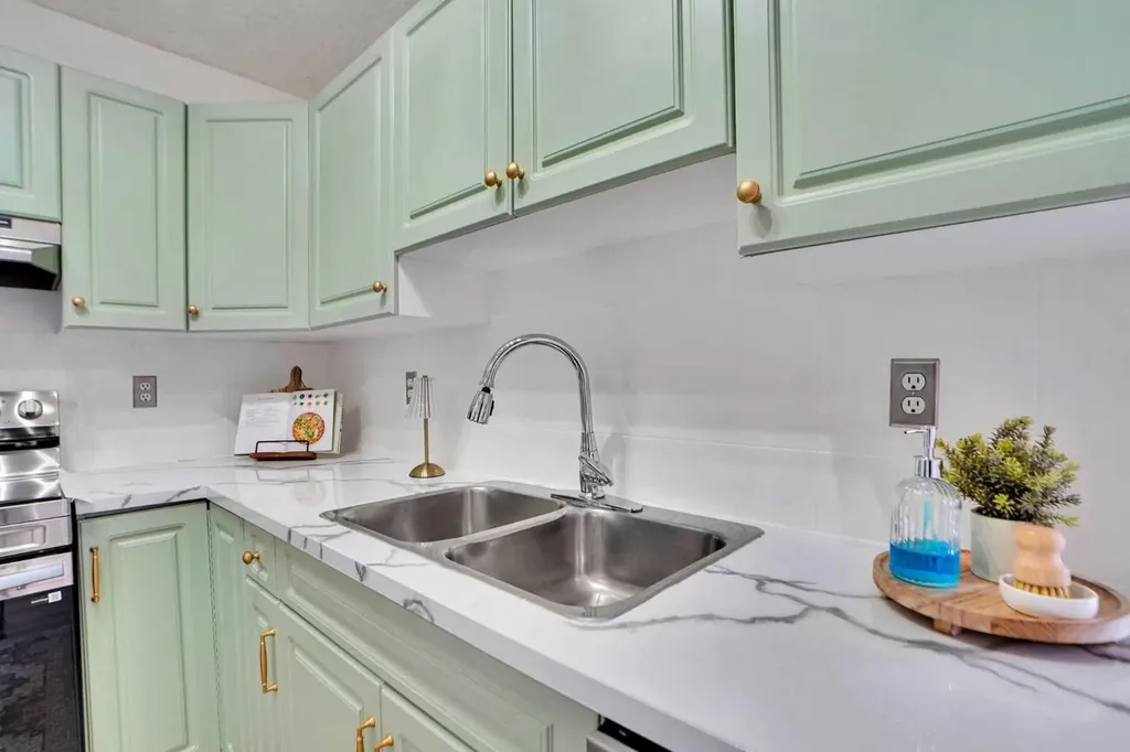 19 Taravista Gardens NE Calgary AB T3J 4K8