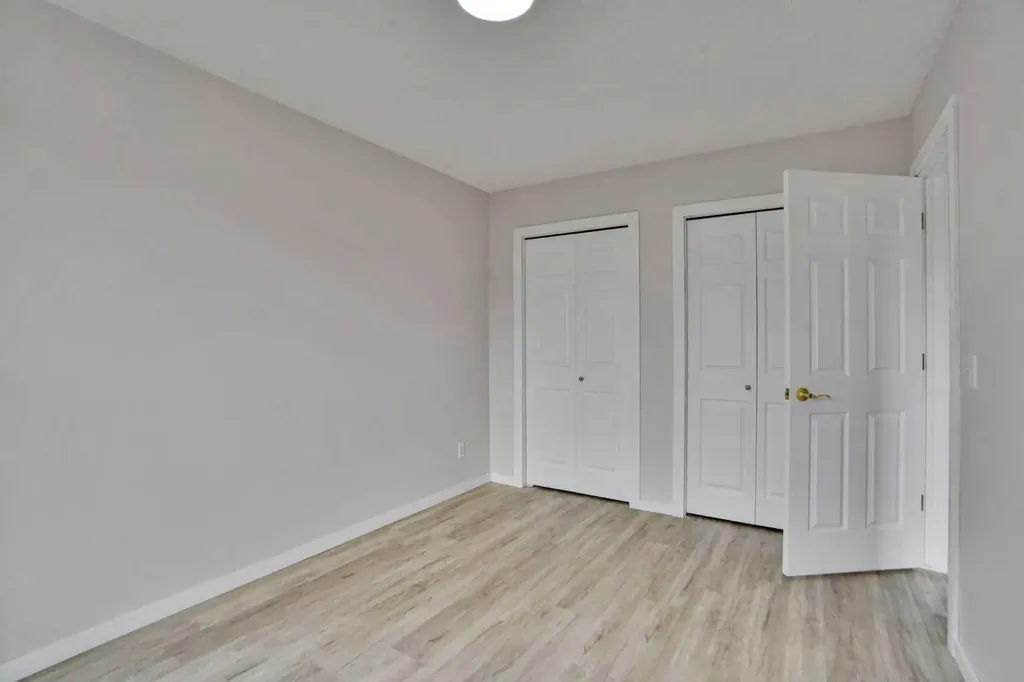 19 Taravista Gardens NE Calgary AB T3J 4K8