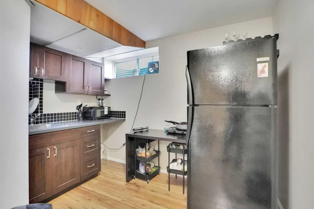 19 Taravista Gardens NE Calgary AB T3J 4K8