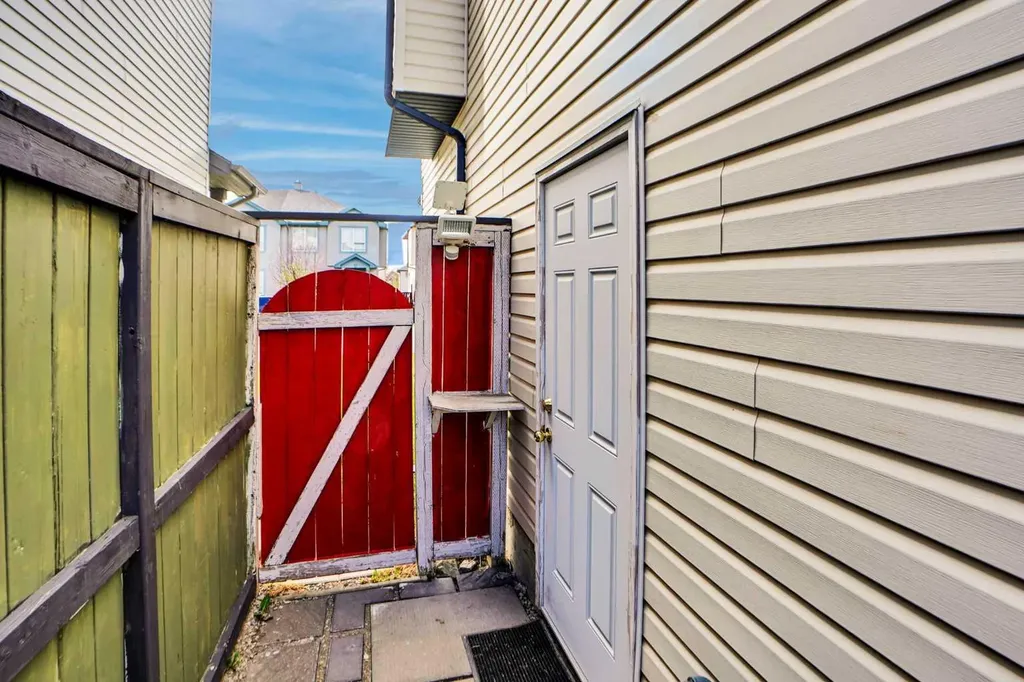 19 Taravista Gardens NE Calgary AB T3J 4K8