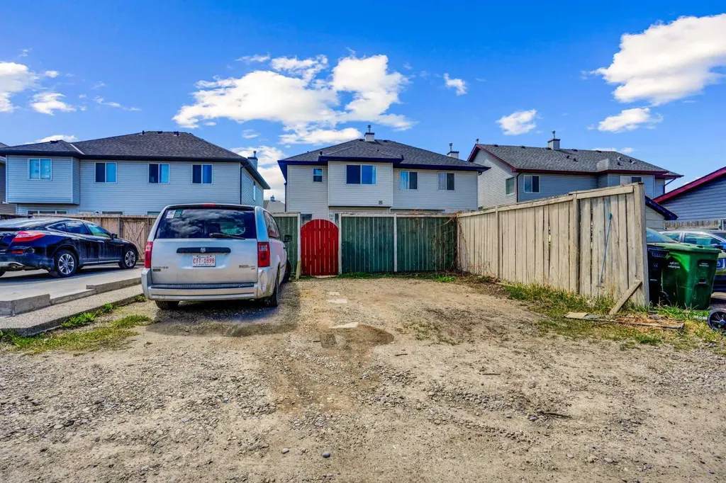 19 Taravista Gardens NE Calgary AB T3J 4K8