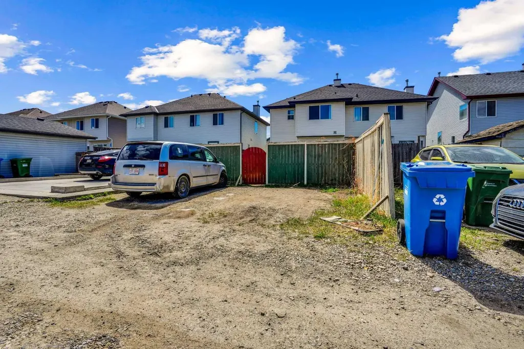 19 Taravista Gardens NE Calgary AB T3J 4K8