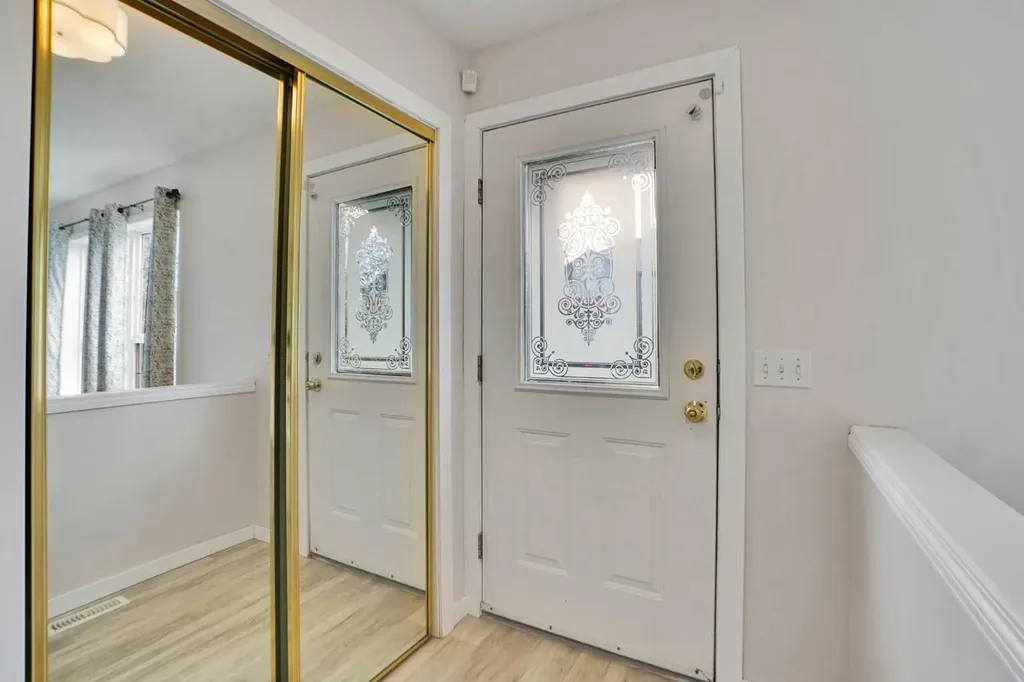 19 Taravista Gardens NE Calgary AB T3J 4K8