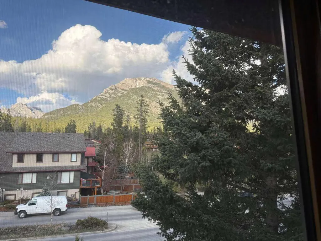 2 Terrace Place Canmore AB T1W 2Y3