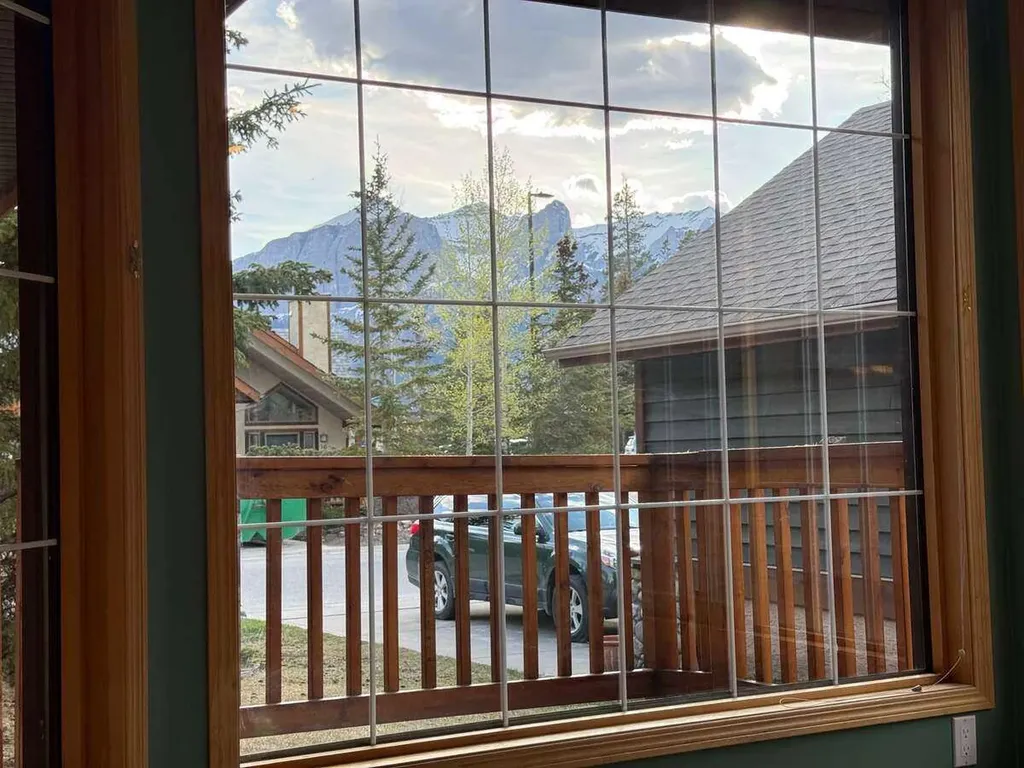 2 Terrace Place Canmore AB T1W 2Y3