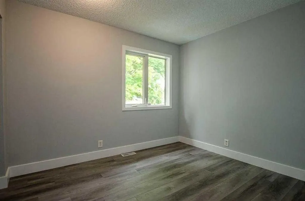 150 Leigh Crescent Fort Mcmurray AB T9K 1K6