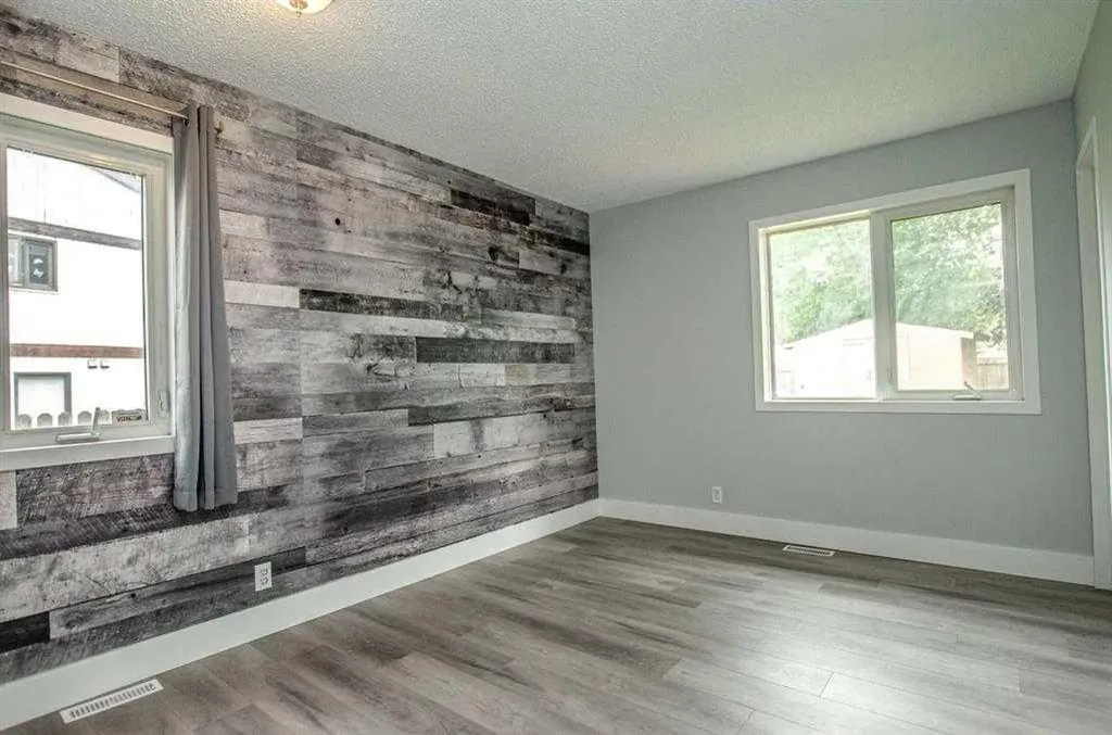 150 Leigh Crescent Fort Mcmurray AB T9K 1K6