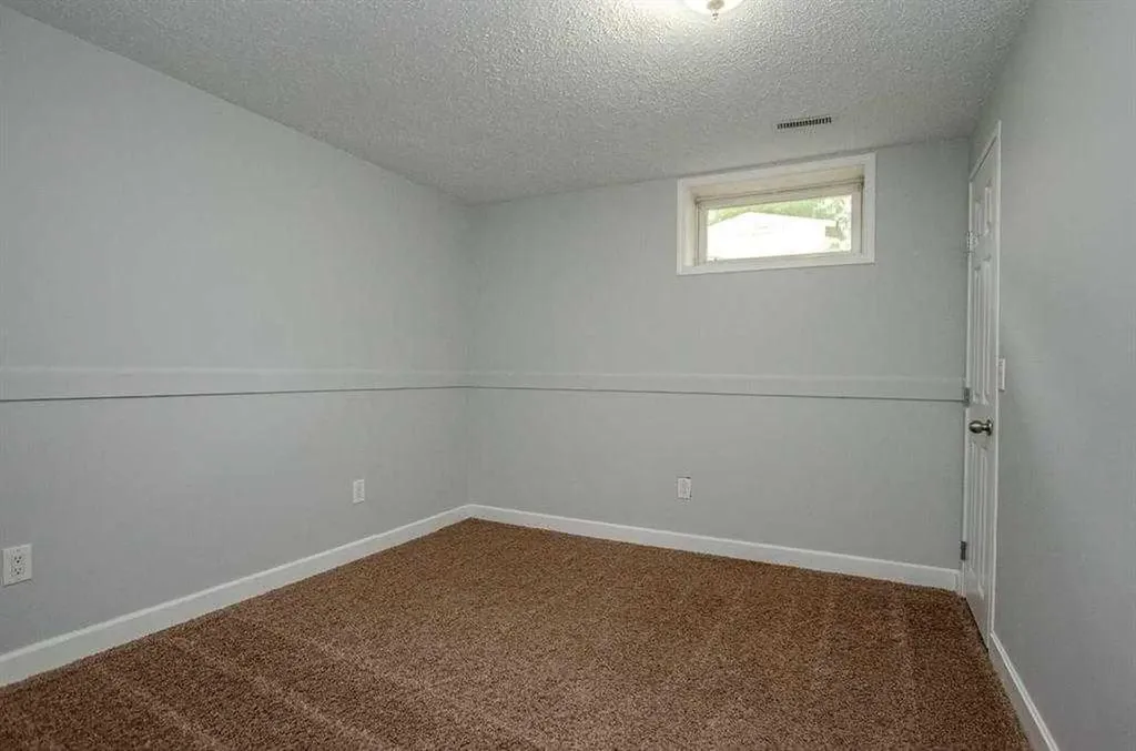150 Leigh Crescent Fort Mcmurray AB T9K 1K6