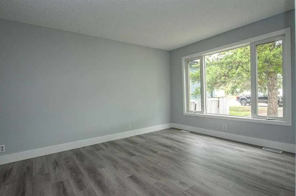 150 Leigh Crescent Fort Mcmurray AB T9K 1K6