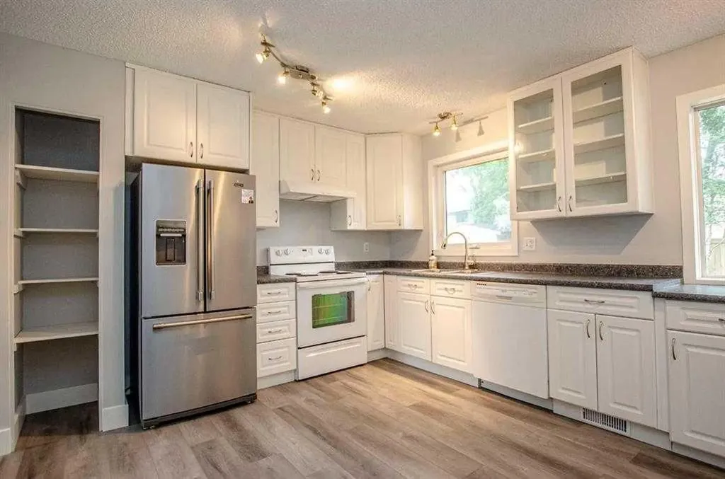150 Leigh Crescent Fort Mcmurray AB T9K 1K6