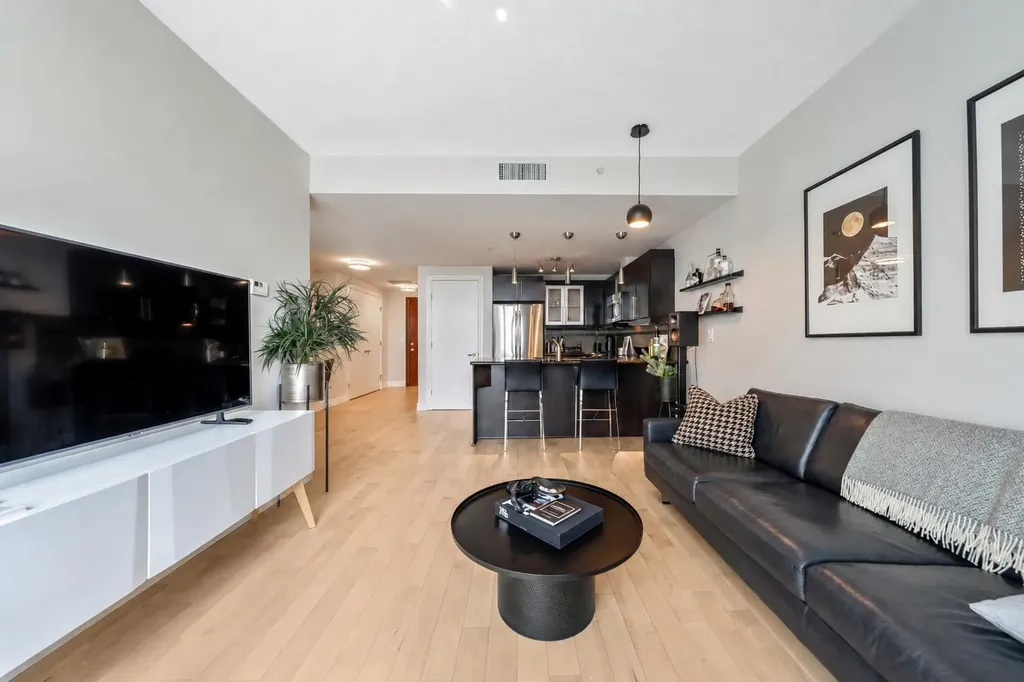 817 15 Avenue SW Calgary AB T2R 0H8