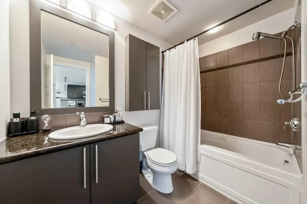 817 15 Avenue SW Calgary AB T2R 0H8