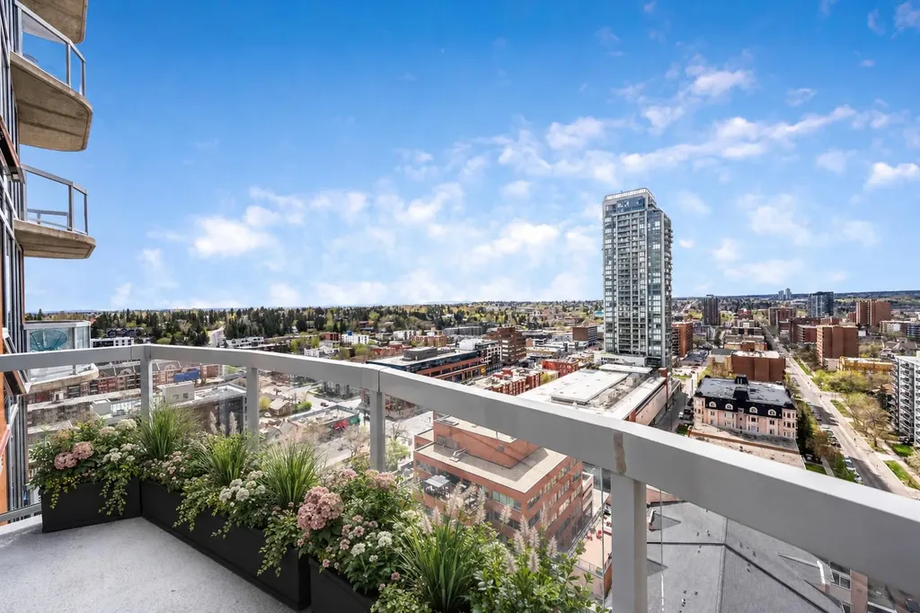 817 15 Avenue SW Calgary AB T2R 0H8