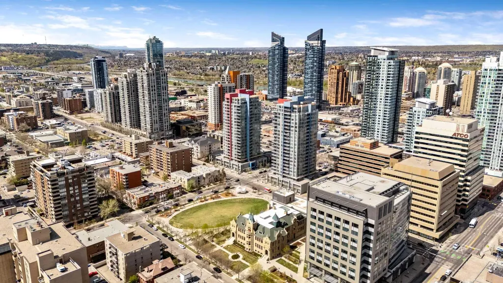 817 15 Avenue SW Calgary AB T2R 0H8