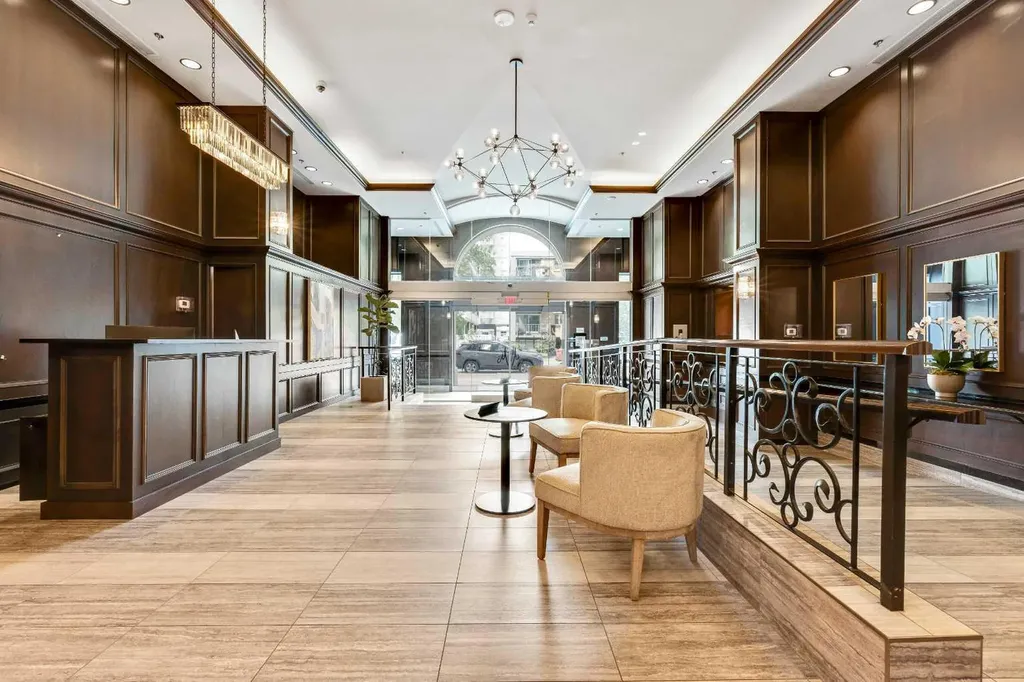 817 15 Avenue SW Calgary AB T2R 0H8