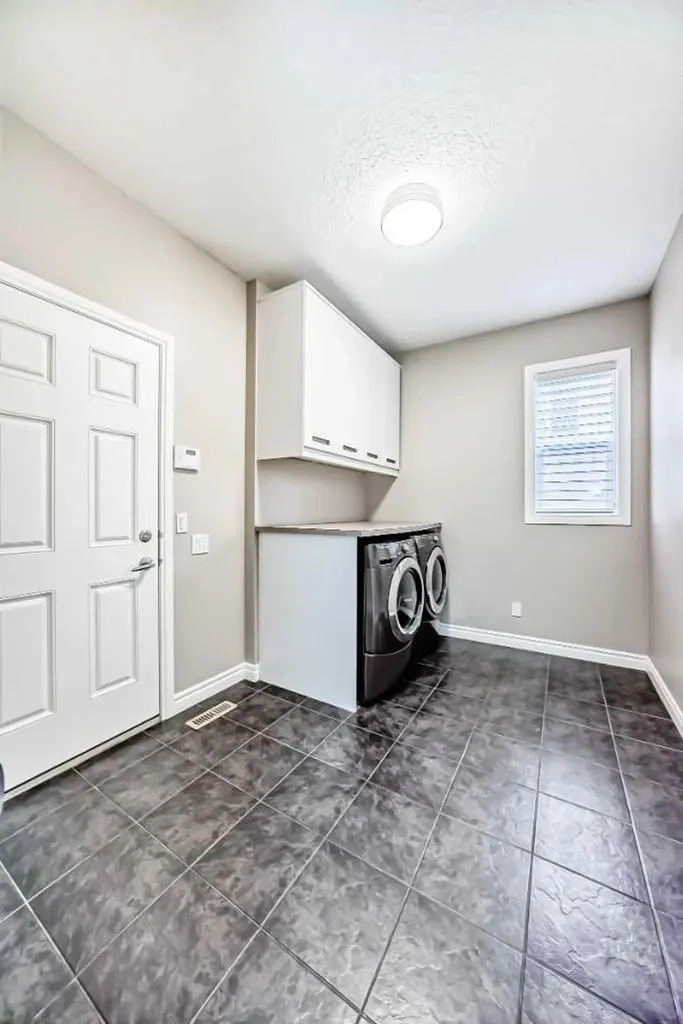 173 Aspenshire Drive SW Calgary AB T3H 0P5