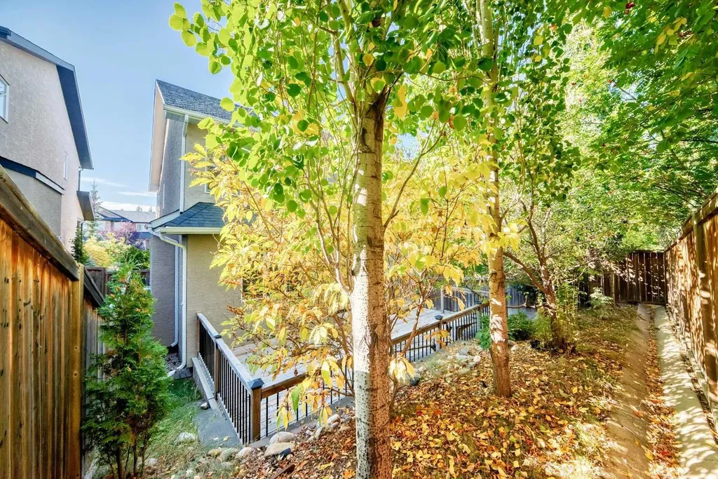 173 Aspenshire Drive SW Calgary AB T3H 0P5