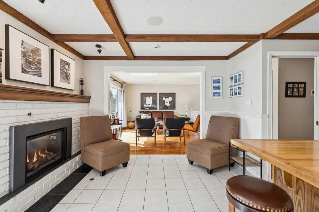 68 Woodmont Rise SW Calgary AB T2W 4L5
