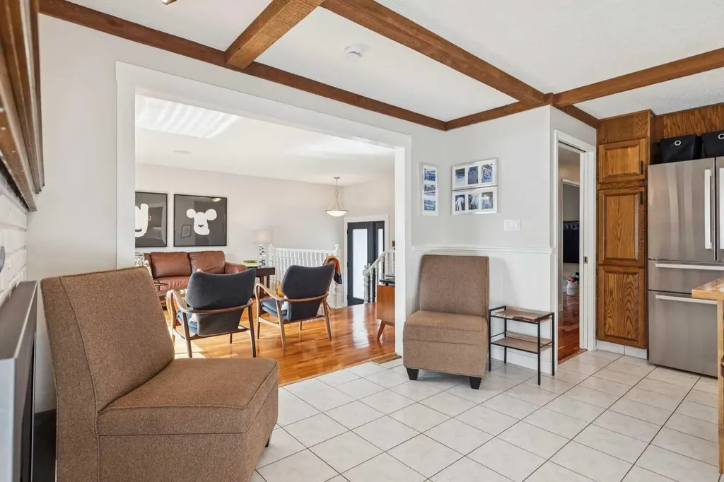 68 Woodmont Rise SW Calgary AB T2W 4L5
