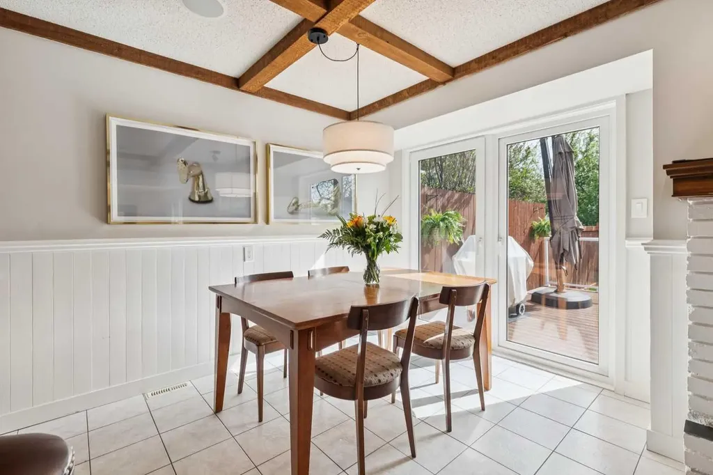 68 Woodmont Rise SW Calgary AB T2W 4L5