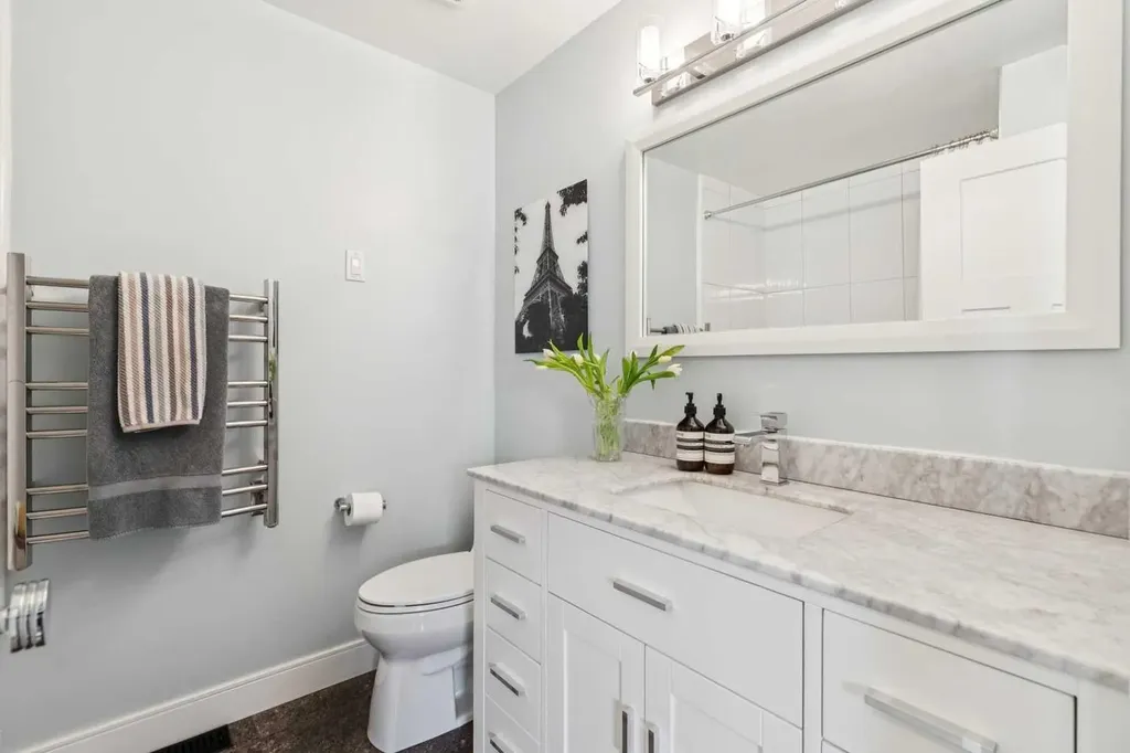 68 Woodmont Rise SW Calgary AB T2W 4L5