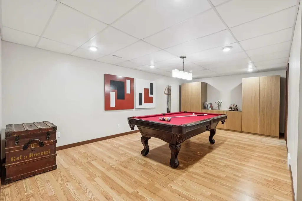 68 Woodmont Rise SW Calgary AB T2W 4L5