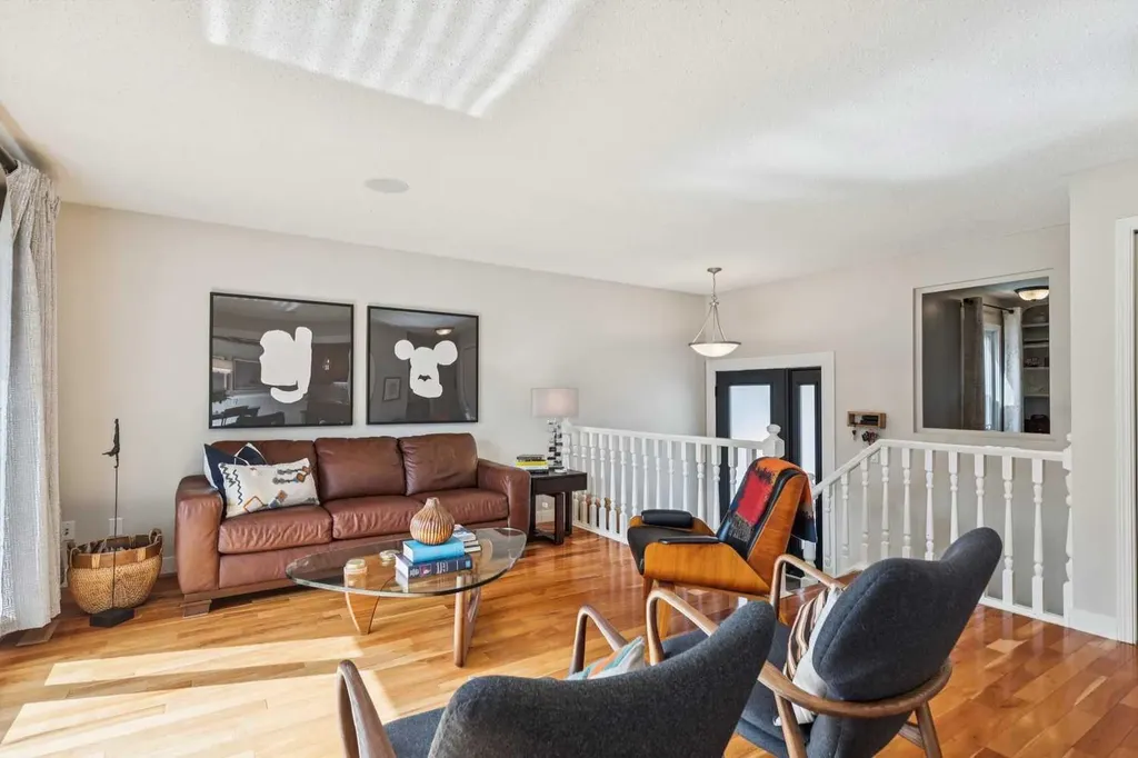 68 Woodmont Rise SW Calgary AB T2W 4L5