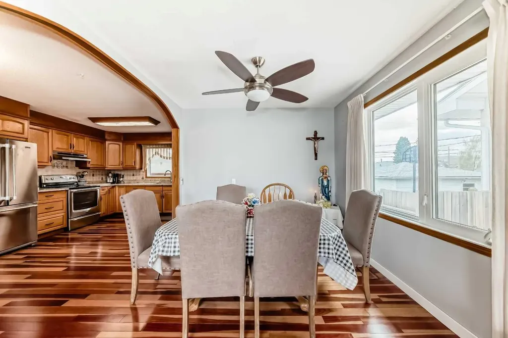 247 Huntford Way NE Calgary AB T2K 3Z9