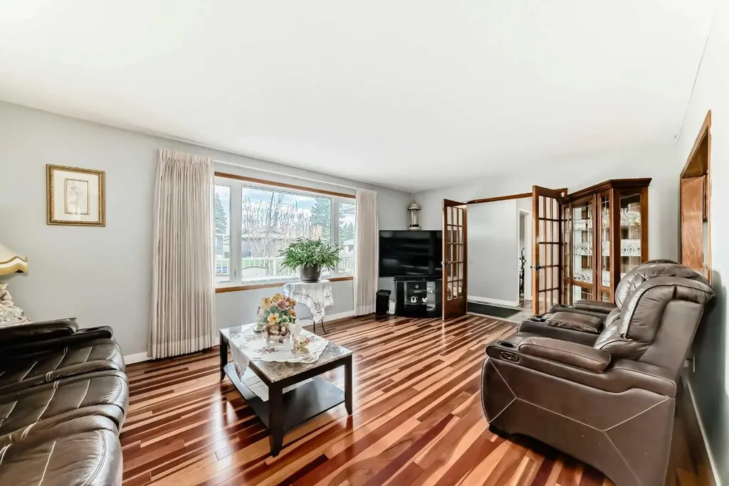 247 Huntford Way NE Calgary AB T2K 3Z9