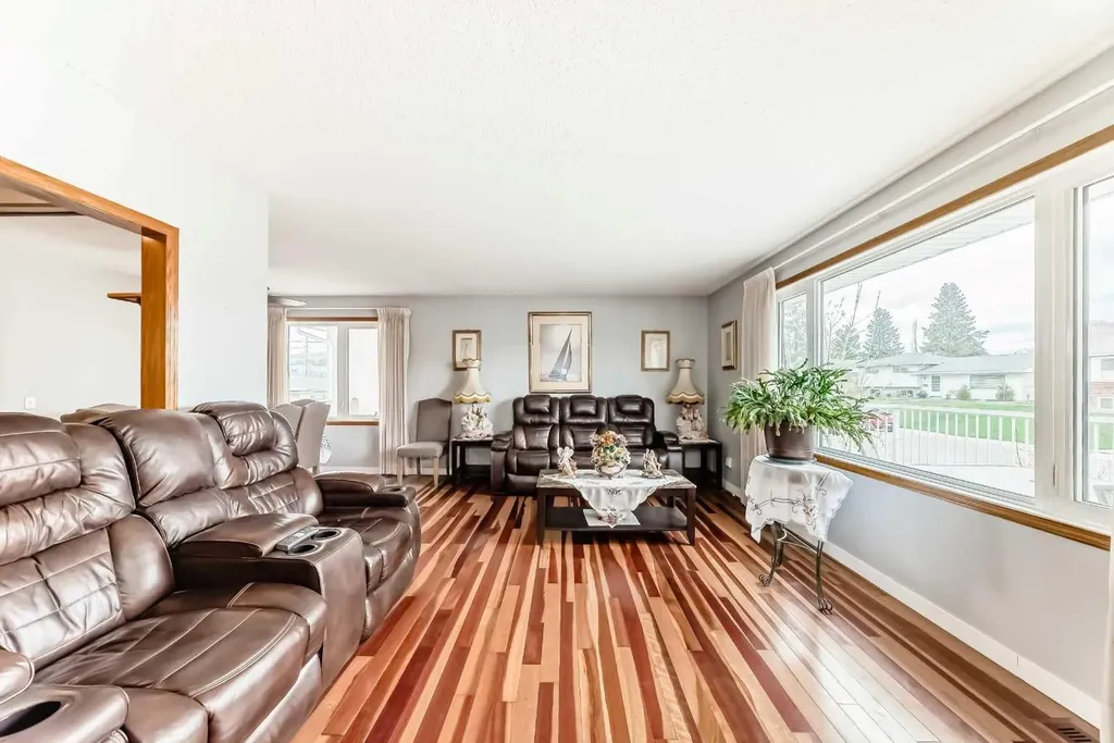 247 Huntford Way NE Calgary AB T2K 3Z9