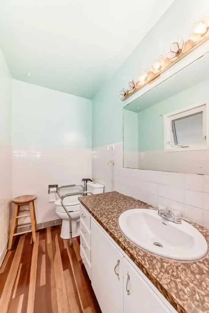 247 Huntford Way NE Calgary AB T2K 3Z9