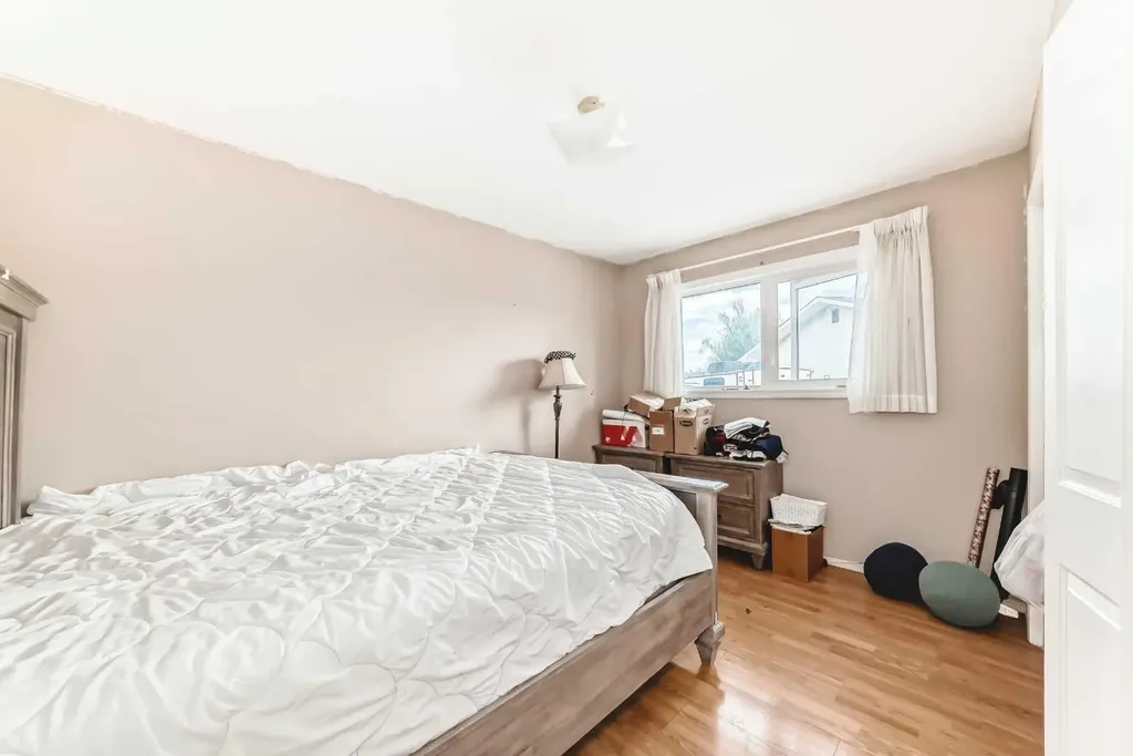 247 Huntford Way NE Calgary AB T2K 3Z9