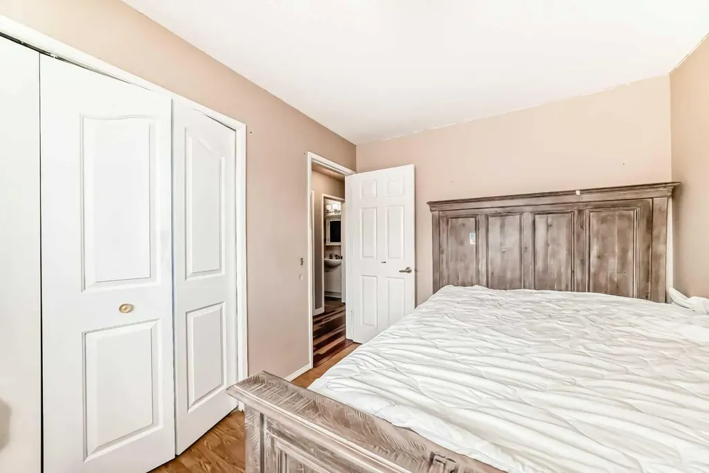 247 Huntford Way NE Calgary AB T2K 3Z9
