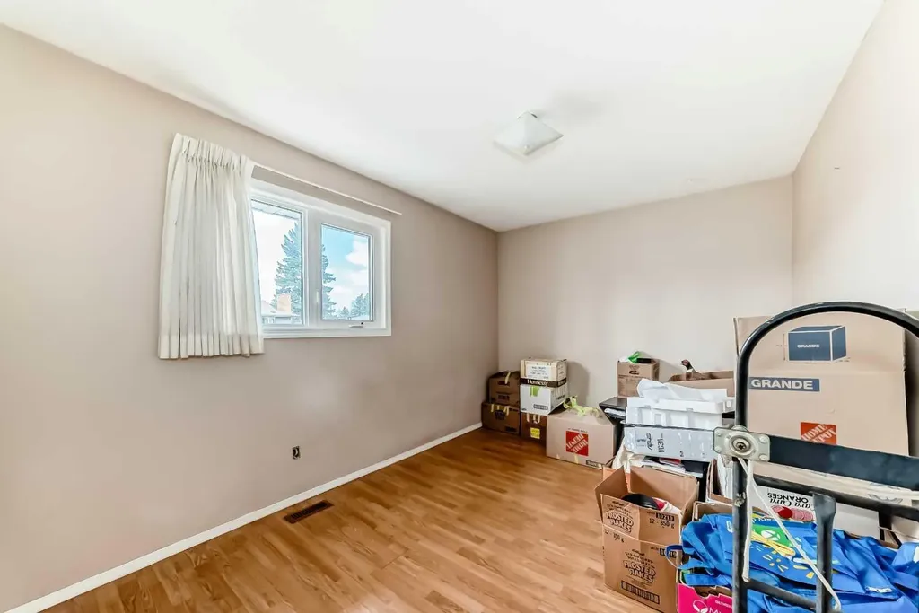 247 Huntford Way NE Calgary AB T2K 3Z9