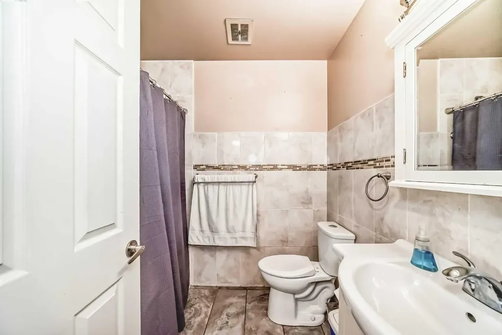 247 Huntford Way NE Calgary AB T2K 3Z9