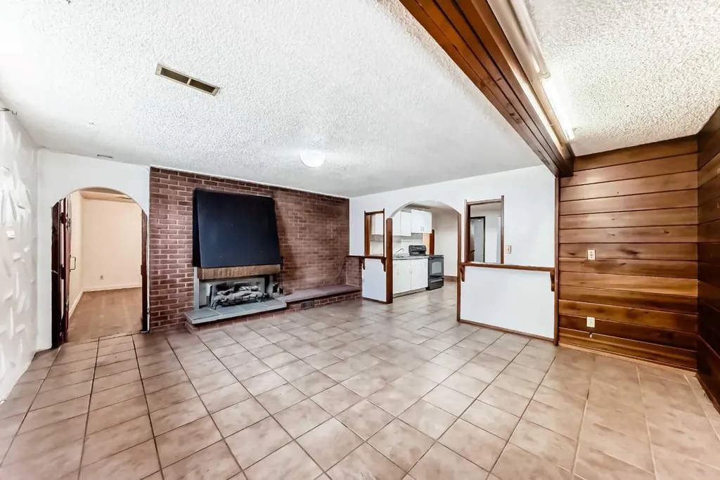 247 Huntford Way NE Calgary AB T2K 3Z9