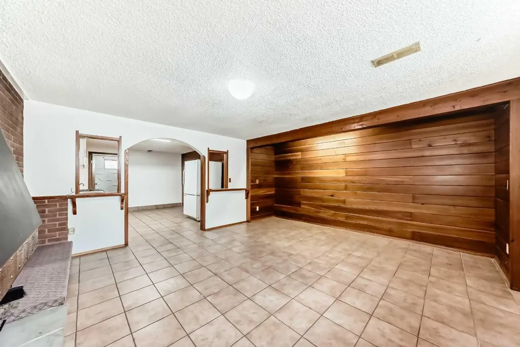 247 Huntford Way NE Calgary AB T2K 3Z9