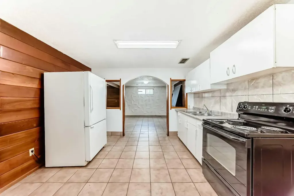 247 Huntford Way NE Calgary AB T2K 3Z9