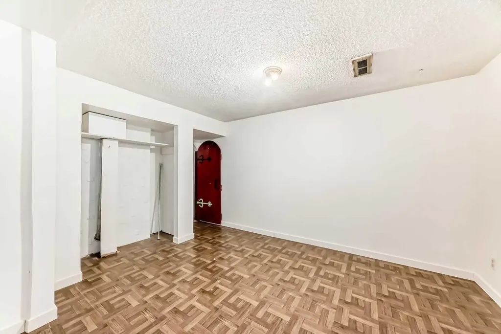 247 Huntford Way NE Calgary AB T2K 3Z9