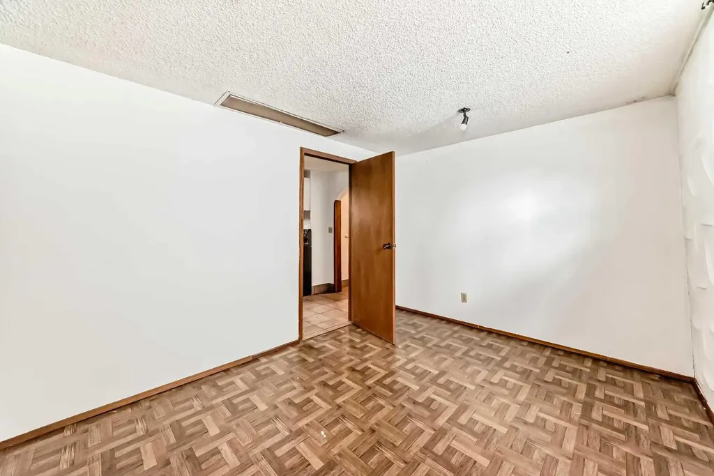 247 Huntford Way NE Calgary AB T2K 3Z9