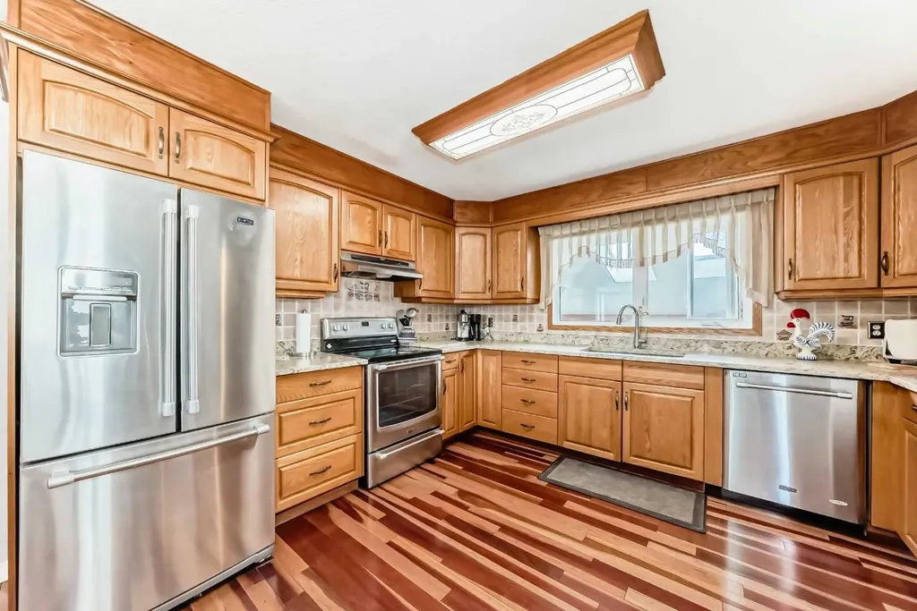 247 Huntford Way NE Calgary AB T2K 3Z9