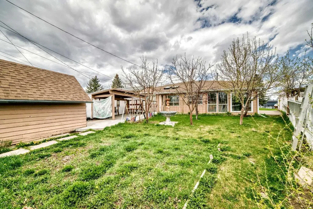 247 Huntford Way NE Calgary AB T2K 3Z9